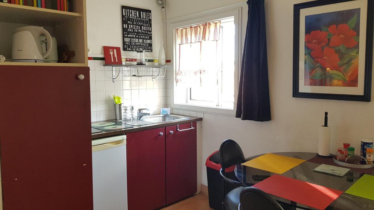 Ferienwohnung Un Pied A Terre Carcassonne Exterior foto